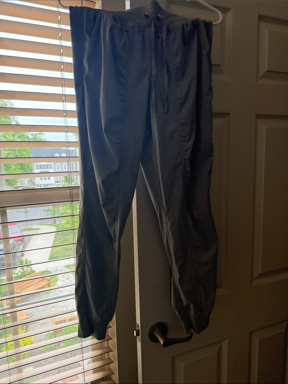 lululemon athletica women's jogger pants - charcoal gray